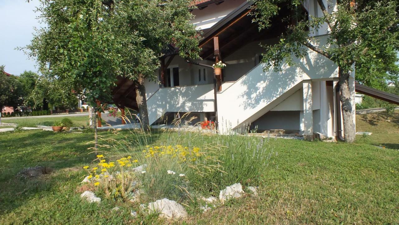 Guest House Ema Grabovac  Exterior photo